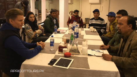 Apricot Tours LO Briefing K2 Winter 2020